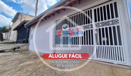 Casa com 2 dormitórios no Jd. Hubert, para locação!