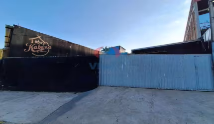Salão comercial frente ao Parque Ecológico para locação!