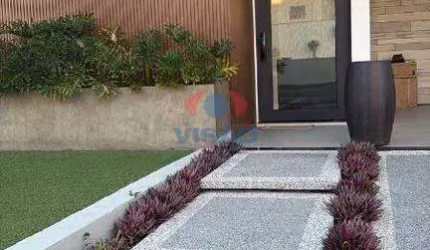 Casa com piscina em condomínio