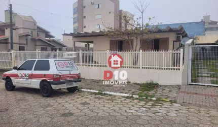 Casa com 5 dormitórios à venda em Balneário Arroio do Silva-SC.