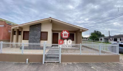 Casa excelente com  3 dormitórios à venda em Balneário Arroio do Silva-SC.