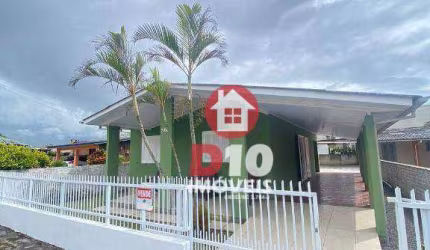 Casa com 3 dormitórios à venda em Balneário Arroio do Silva-SC.