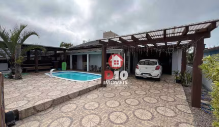Casa com 3 dormitórios à venda em Balneário Arroio do Silva-SC.
