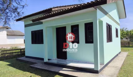 Casa com 2 dormitórios à venda, 56 m² por R$ 230.000,00 - Golfinho - Balneário Arroio do Silva/SC