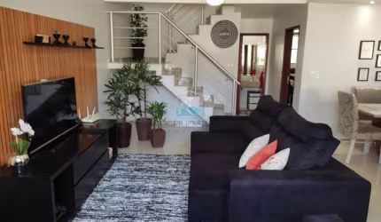 Casa com 3 quartos à venda na Avenida Vereador Roberto Garrido de Souza, Lagoa, Macaé, 221 m2 por R$ 1.250.000