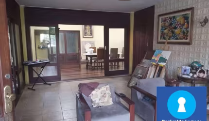 Casa 200 Metros, 3 Quartos Sociais, Sendo 1 Suíte com Closet, Bairro Várzea