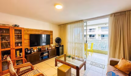 Apartamento pé na areia com 80m², 2 quartos, projetado no Porto das Dunas.