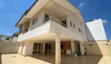 Casa em Condomínio para Venda em Londrina, Condomínio Vale do Arvoredo, 4 dormitórios, 2 suítes, 5 banheiros, 4 vagas