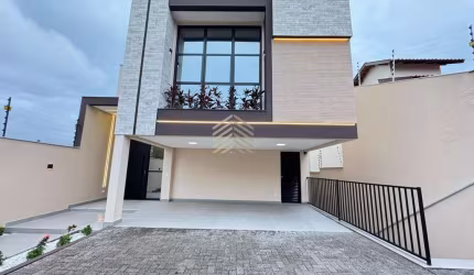 Casa para Venda em Londrina, Universitário, 3 dormitórios, 3 suítes, 4 banheiros, 4 vagas