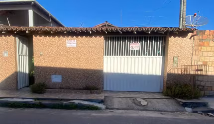 Casa à Venda – No cambolo paralela a rua da linha