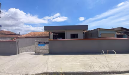 COD.185 - CASA EM ALVENARIA COM LAJE NO BAIRRO SALINAS/BAL.BARRA DO SUL