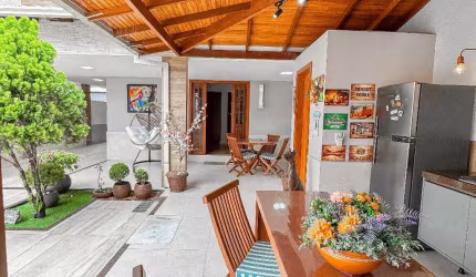Casa Duplex com Entrada Independente – Barcelona | 4 Quartos + Suíte + Área Gourmet