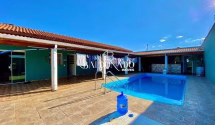 Casa em Itapeva MG com 3 quartos piscina banheira closet 300m²