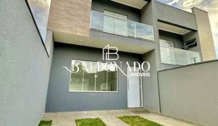 Casa em Extrema MG à venda sobrado com 125m² 3 quartos MODERNA