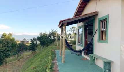 Chácara em Extrema MG à venda 6.050m2 divisa com cachoeira