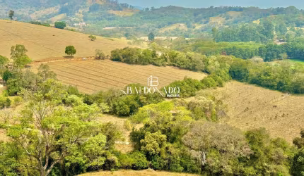 SÍTIO EM EXTREMA À VENDA MG 32.000M² COM NASCENTE E VISTA