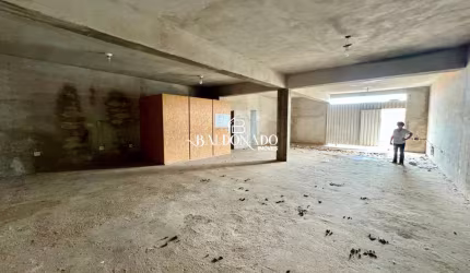 SALÃO COMERCIAL EM EXTREMA MG À VENDA 120m² terreno de 250m²