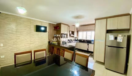 Casa em Extrema MG à venda sobrado 3 minutos do centro