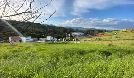 Terreno comercial em Extrema MG à venda 300m² Multifamiliar