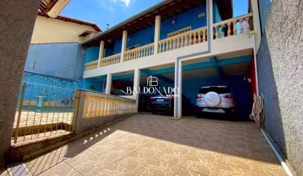 Casa em Extrema MG à venda com Duas Casas, piscina, 300m² de