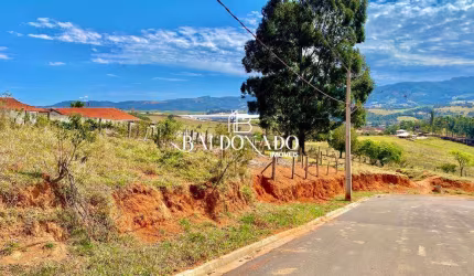 Terreno em Extrema - MG à venda, 300 metros MULTIFAMILIAR