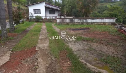 CHÁCARA EM EXTREMA - MG À VENDA  5.000 m² com piscina e lago