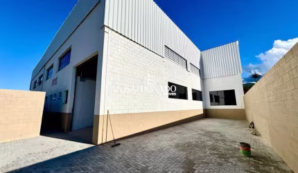 GALPÃO EM EXTREMA MG PARA ALUGAR 375M² EXCELENTE LOCALIZAÇÃO