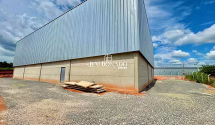 GALPÃO PARA ALUGAR EM EXTREMA MG 1.000 M² ÁREA INDUSTRIAL FÁCIL ACESSO