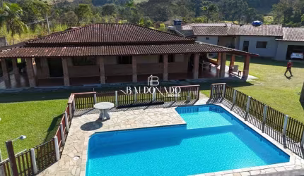 Chácara em Extrema MG à Venda 5.069 m² com Escritura Piscina
