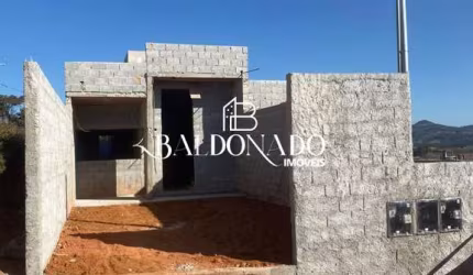 CASA EM TOLEDO MG À VENDA 68,17M² R$250MIL 2km do Centro
