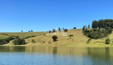 Sitío em Piracaia à venda 143.500m² pé na água