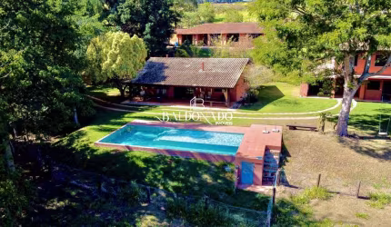 Sítio em Piracaia SP à venda FRENTE PARA A REPRESA 3 CASAS