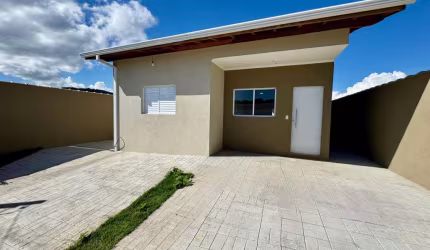Casa em Extrema MG à venda com 2 quartos garagem quintal