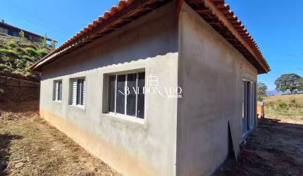 CHÁCARA EM EXTREMA MG 1.800M² A 10KM DO CENTRO COM RIBEIRÃO