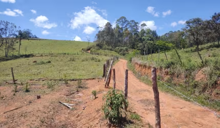 Chácara / sítio com 2 quartos à venda na Zona Rural, Itaverava , 10 m2 por R$ 300.000