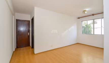 Apartamento 2 quartos com vaga privativa no Centro de Curitiba