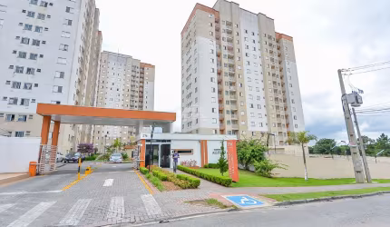 Apartamento com 2 quartos e sacada no Bairro Pinheirinho