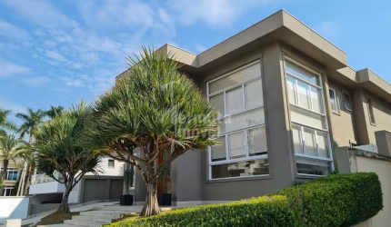 Residencial Tamboré 02 - Casa com 750m², 4 suítes, 5 vagas, piscina e sala de TV Tamboré 2