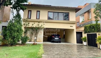 Alphaville Residencial 04 - Casa com 287m², 3 dormitórios, 2 suítes, 4 vagas e piscina no Residencial 04