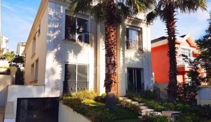 Residencial 18 do Forte - Casa com 2 andares, 580m², 4 suítes, 6 garagens, sala de TV e piscina no 18 do Forte