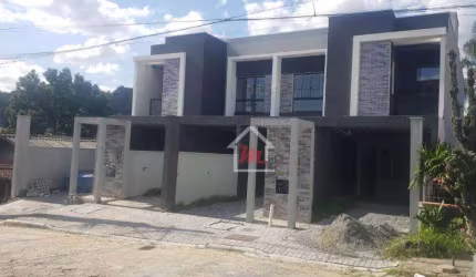 Sobrado com 3 dormitórios (suíte) + porão, 170 m² por R$ 630.000 - Água Verde - Blumenau/SC