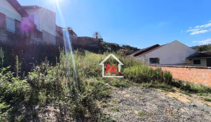 Deseja um lugar especial para construir a casa dos seus sonhos? Veja essa EXCELENTE OPORTUNIDADE, TERRENO NO ÁGUA VERDE, 450m² - PLANO, ZR1