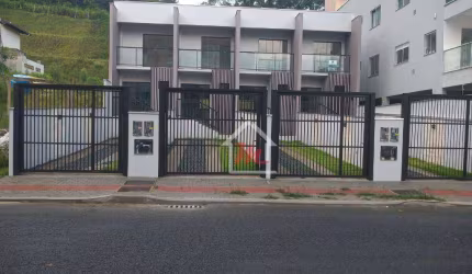 Sobrado com 2 dormitórios sendo 2 suítes à venda, 93 m² por R$ 380.000 - Itoupavazinha - Blumenau/SC