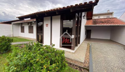 Casa com 4 dormitórios para alugar, 23493 m² por R$ 4.800,00/mês - Velha - Blumenau/SC