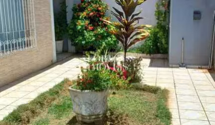 Casa com 3 quartos à venda na Rua Rubens Trefiglio, 247, Vila Nogueira, Campinas, 200 m2 por R$ 770.000
