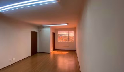 Sala comercial com 2 salas para alugar na Avenida Antônio Abrahão Caram, 820, São José, Belo Horizonte por R$ 2.900
