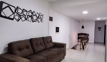 Ótima casa no Bairro dos Estados para comércio ou residência.