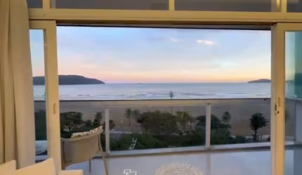 Apartamento 3 Dorm. 1 suite 1 vaga  Frente Mar no Gonzaga - Mobiliado