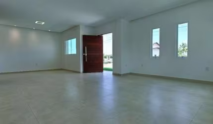 CASA RECÉM-CONSTRUIDA COM VISTA PARA O MAR