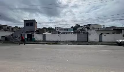 03 casas na Avenida 21 de Abril, no bairro da Mustardinha